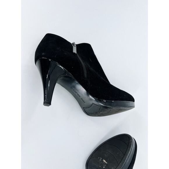 Bandolino Black Faux Suede Zip Ankle Heel Booties Size 9 - Picture 5 of 7